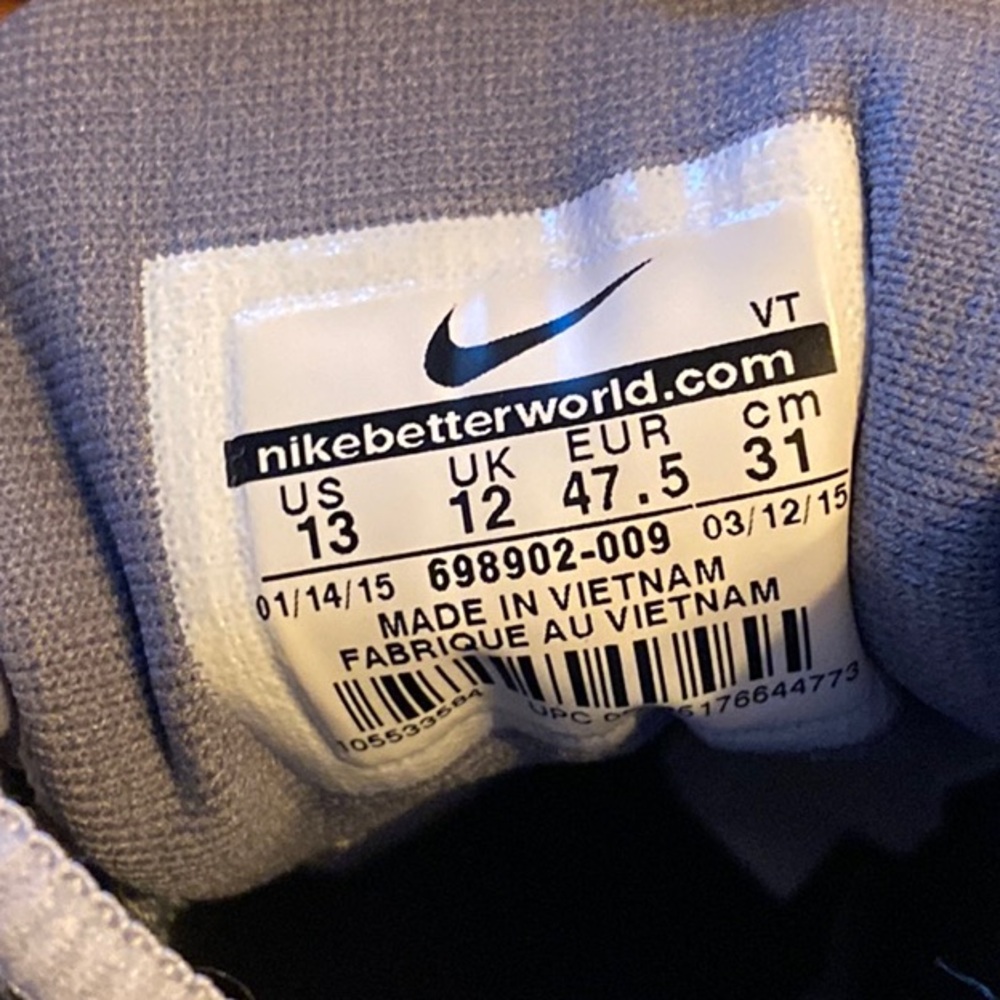 Men's Gray Nike Air Max Shoes - Picture 2 of 6